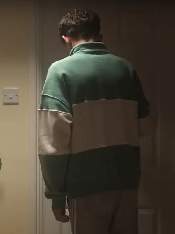 heartstopper s03 green and white sweatshirt.